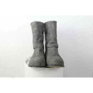ladies Bearpaw Boots size 10